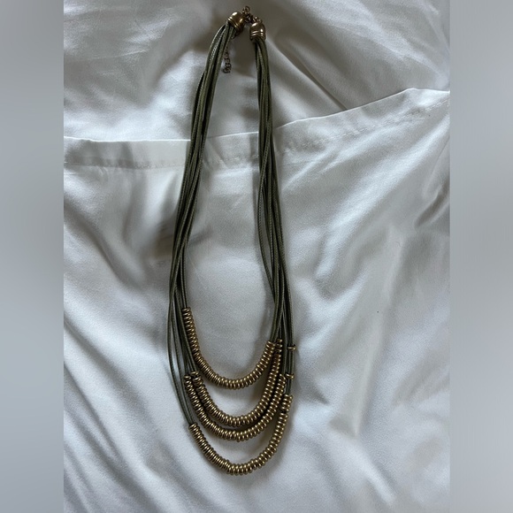 4 necklaces 10$ - Picture 3 of 6